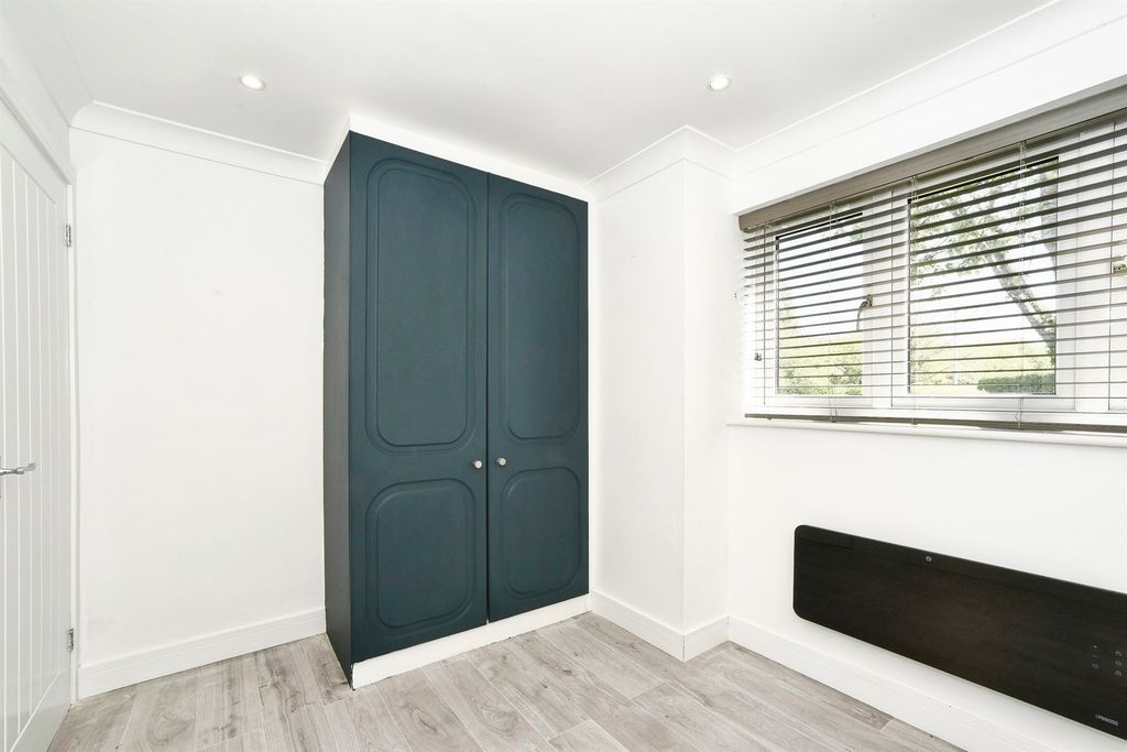 Additional image 7 of 1 bed flat for saleGlenville Close, Royal Wootton Bassett, Swindon SN4