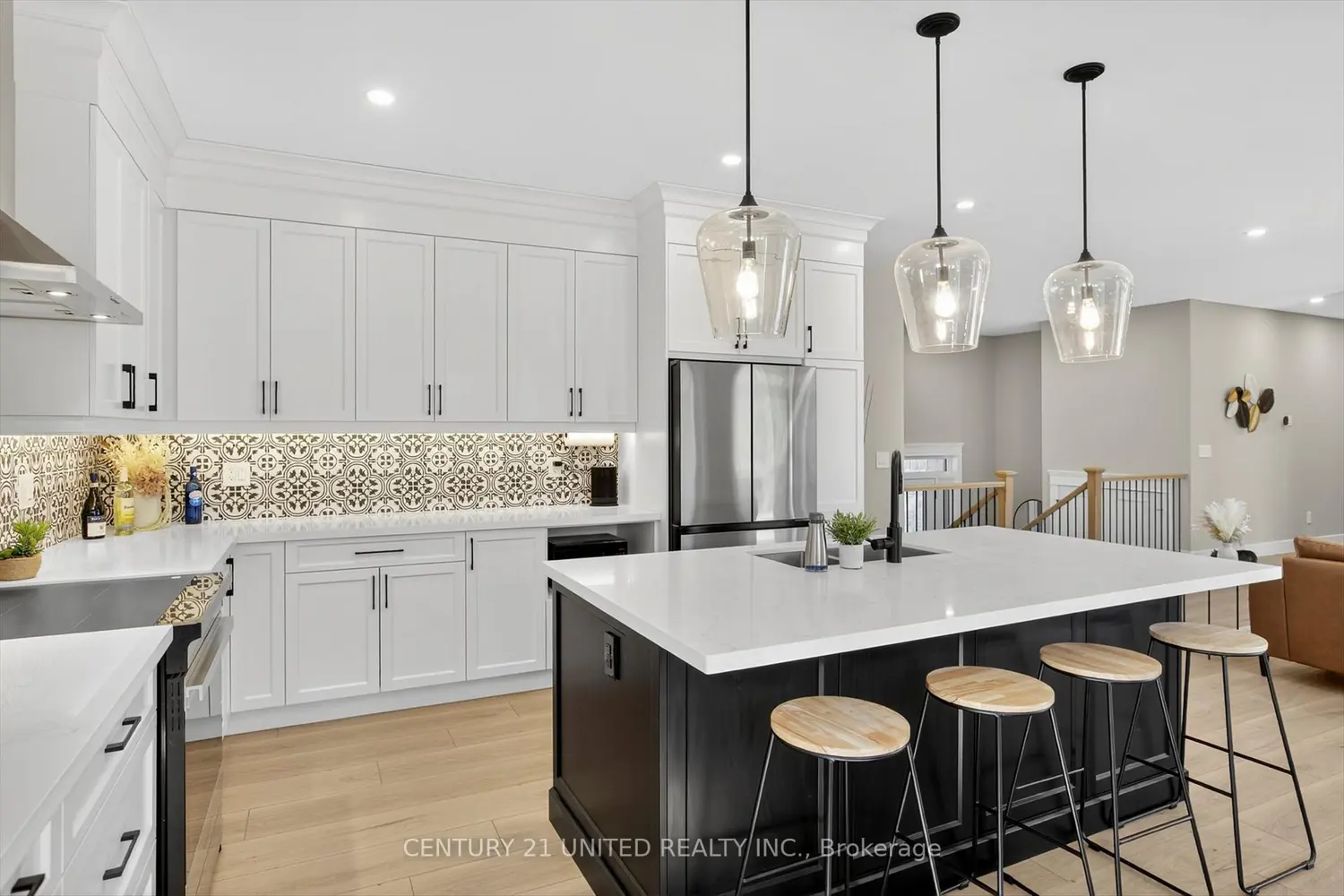 75 Riverside Boulevard photo 3