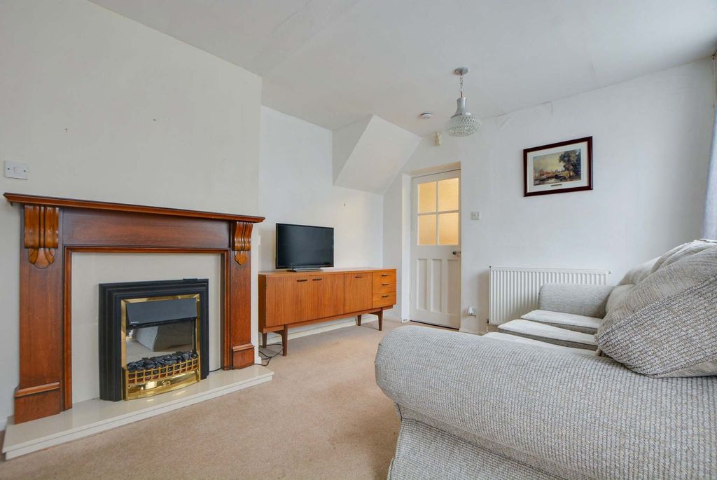 Additional image 7 of 3 bed semi-detached house for saleGodwin Avenue, Wigston, Leicester LE18