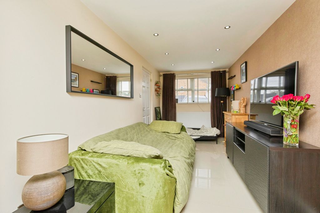 Additional image 9 of 4 bed semi-detached house for saleAbbot Close, Burton-On-Trent DE14