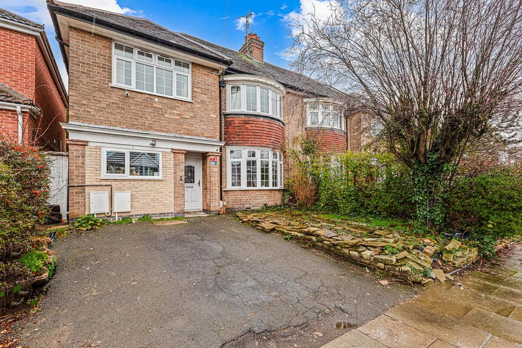 4 bed semi-detached house for saleKingsway Road, Leicester LE5