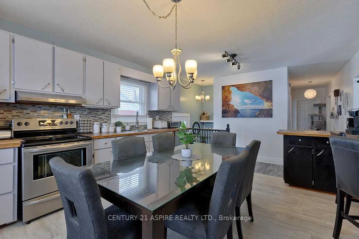 368 Bell Street photo 4