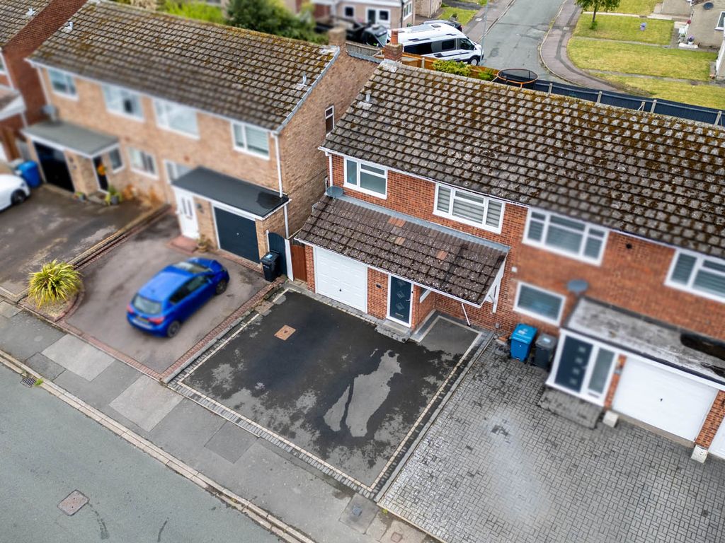 3 bed semi-detached house for saleDanelagh Close, Tamworth B79