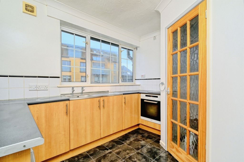 Additional image 4 of 1 bed flat for saleBrown Street, Salisbury SP1