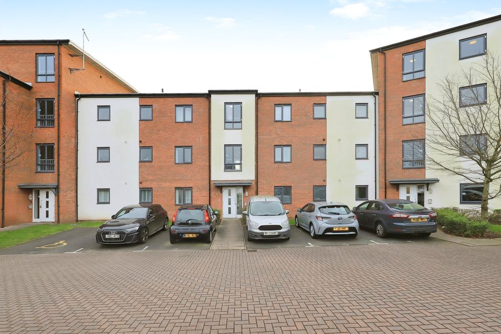 2 bed flat for saleAkron Drive, Wolverhampton, West Midlands WV10