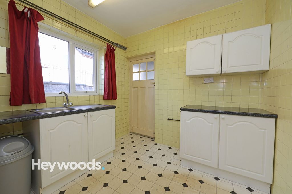 Additional image 9 of 3 bed semi-detached house for saleChester Crescent, Westlands, Newcastle Under Lyme ST5