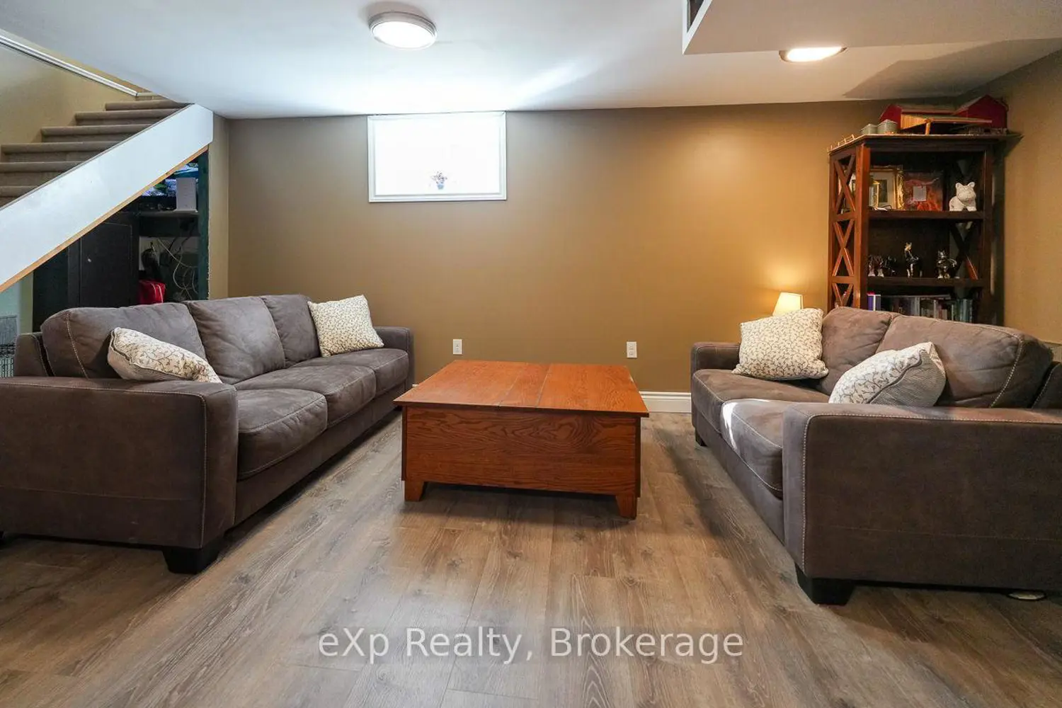 Additional image 12 of 179422 Grey Road 17