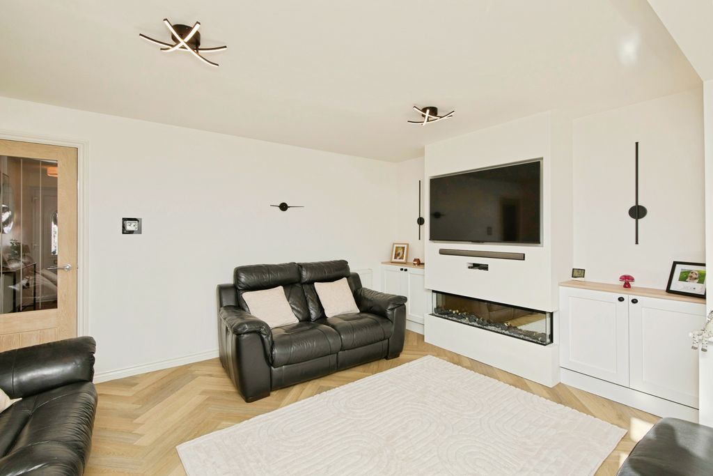 Additional image 6 of 4 bed detached house for saleAmberlands, Stretton, Burton-On-Trent DE13