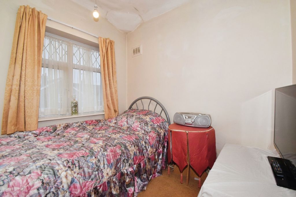 Additional image 17 of 3 bed semi-detached house for saleDenegate Avenue, Birstall, Leicester, Leicestershire LE4