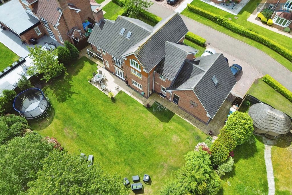 Additional image 26 of 7 bed detached house for saleHampstead Drive, Weston, Crewe, Cheshire CW2