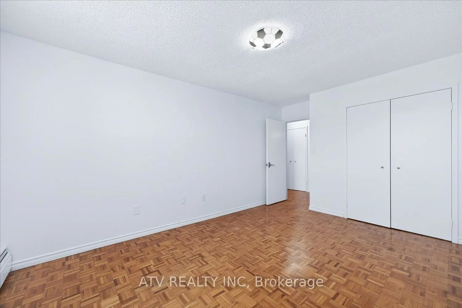 Additional image 16 of 151 La Rose Avenue 804