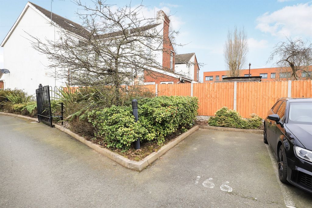 Additional image 9 of 2 bed flat for salePrestwood Road, Near New Cross Wednesfield, Wolverhampton WV11