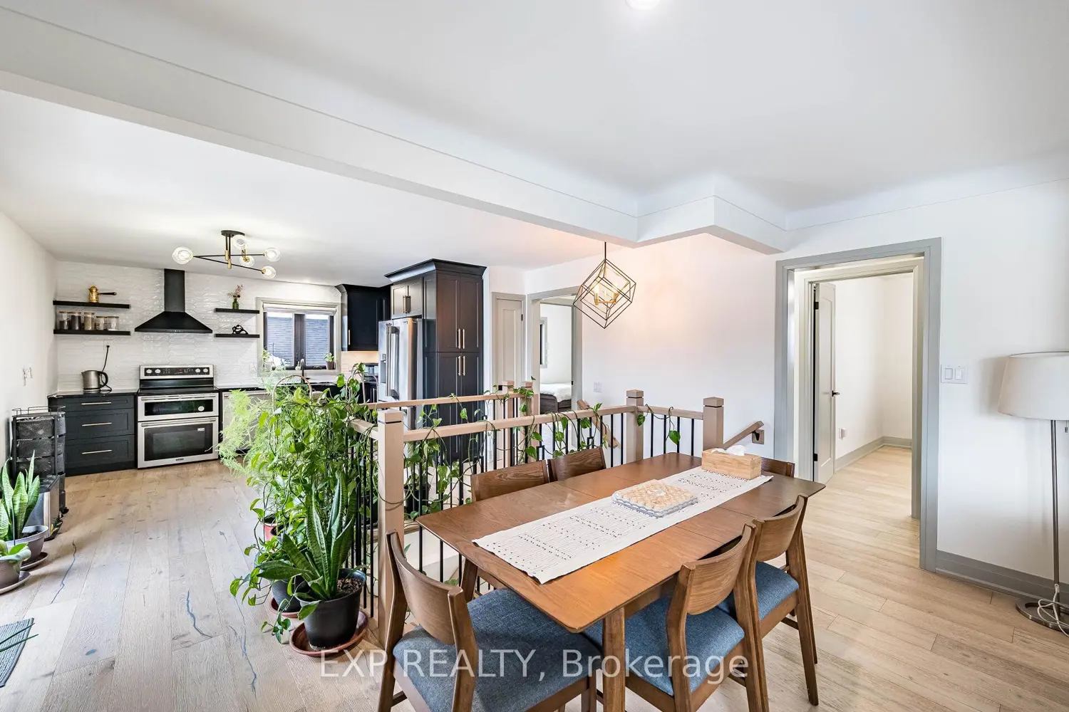 Additional image 13 of 7623 Chorozy Street