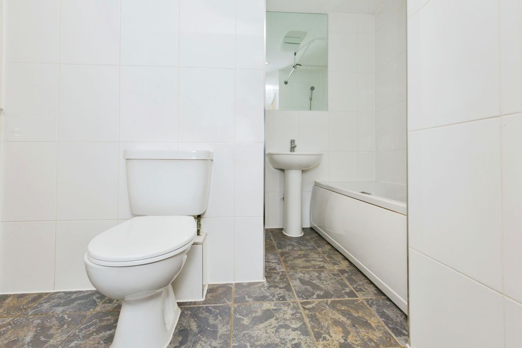 Additional image 7 of 2 bed flat for saleWimbledon Street, Leicester, Leicestershire LE1