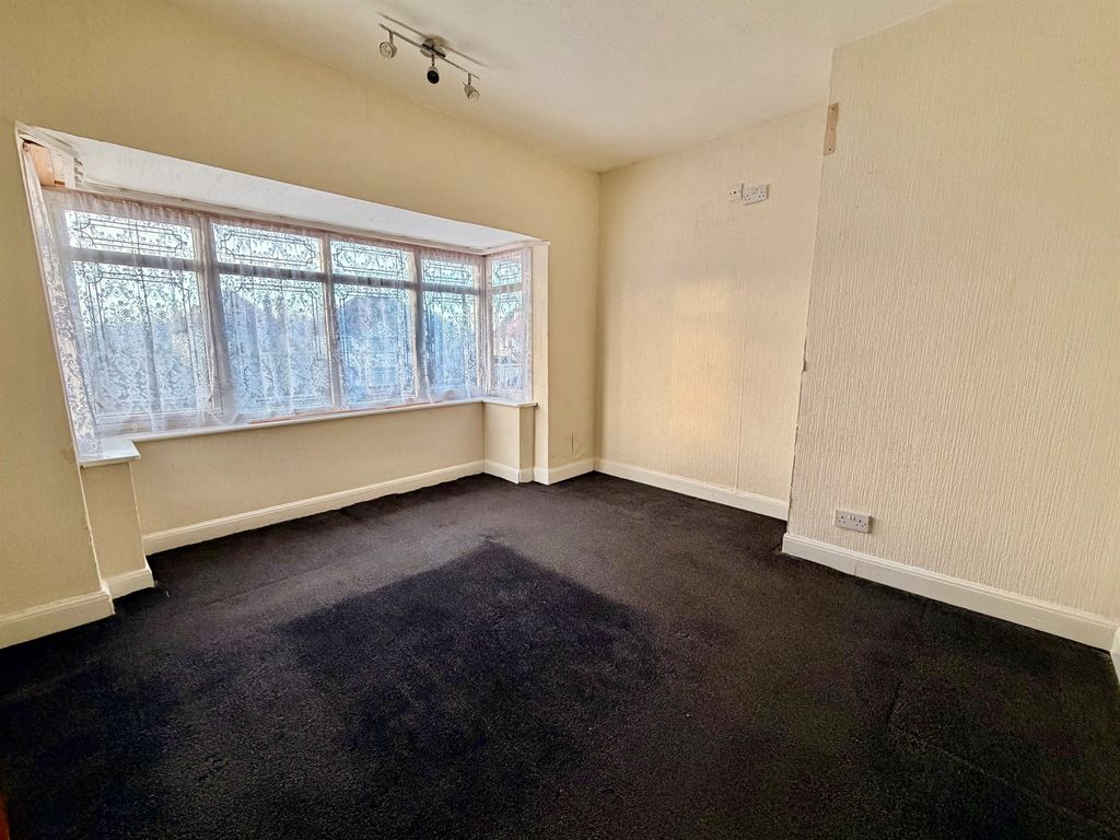 Additional image 8 of 3 bed semi-detached house for saleOxbarn Avenue, Bradmore, Wolverhampton WV3