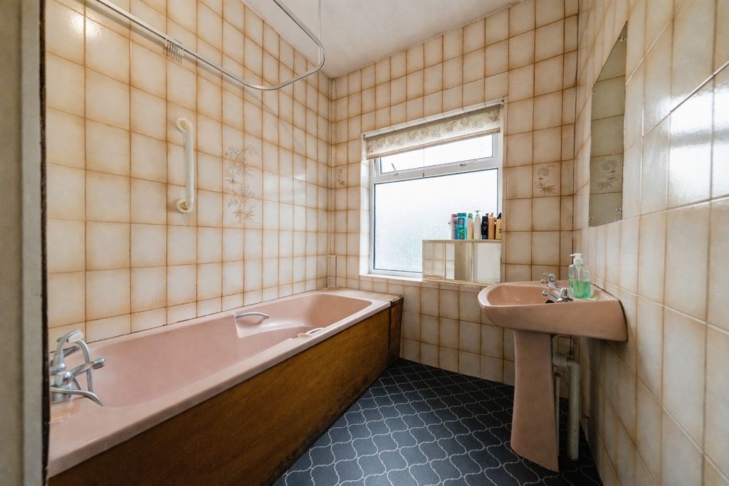 Additional image 17 of 4 bed detached bungalow for saleAbbots Road North, Humberstone, Leicestershire LE5