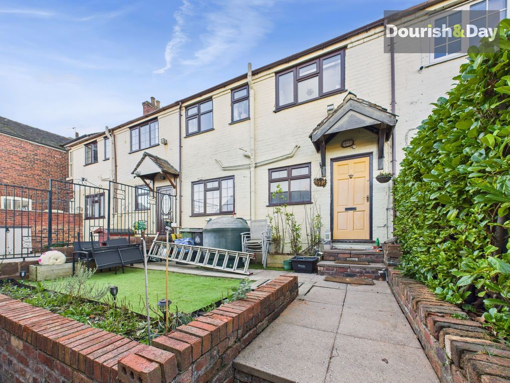 2 bed flat for salePipe Gate, Old Creamery TF9