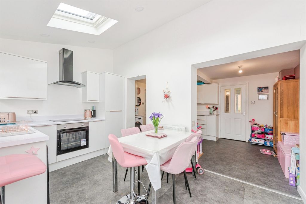 Additional image 7 of 3 bed semi-detached house for saleGlendale Court, Wilnecote, Tamworth B77