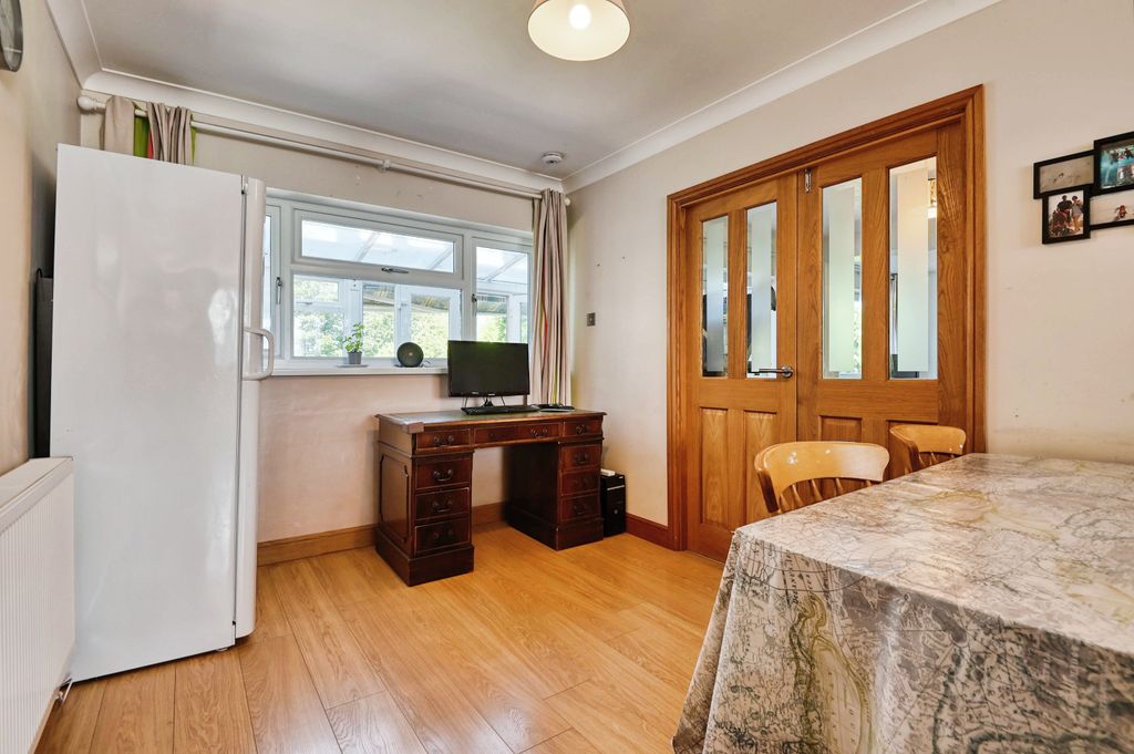 Additional image 2 of 3 bed detached house for saleWigford Road, Dosthill, Tamworth, Staffordshire B77