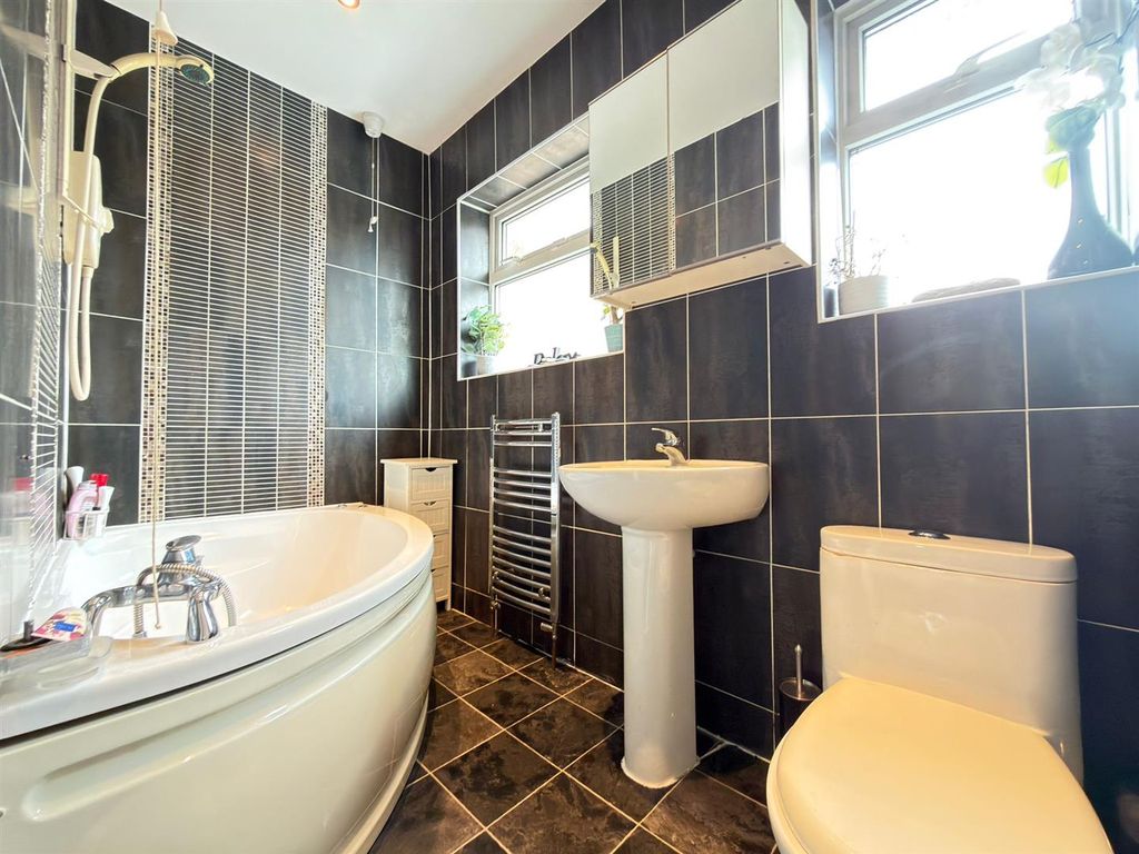 Additional image 22 of 5 bed detached house for saleDowning Drive, Evington, Leicester LE5