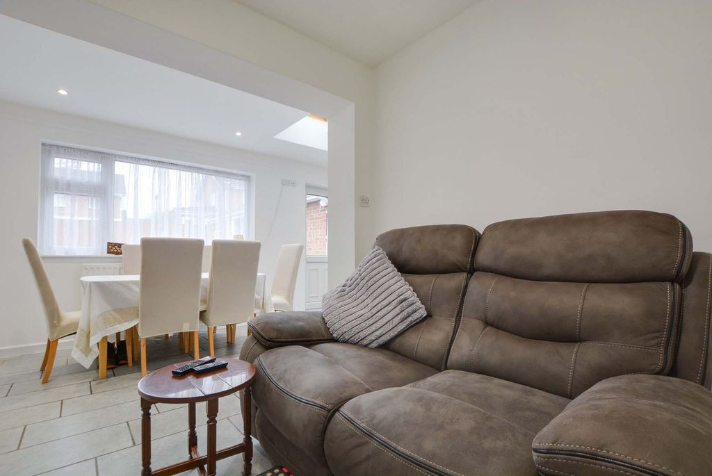 Additional image 11 of 3 bed semi-detached house for saleWinslow Drive, Wigston, Leicester LE18