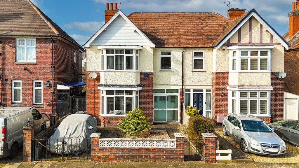 3 bed semi-detached house for saleSybil Road, Rowley Fields, Leicester LE3