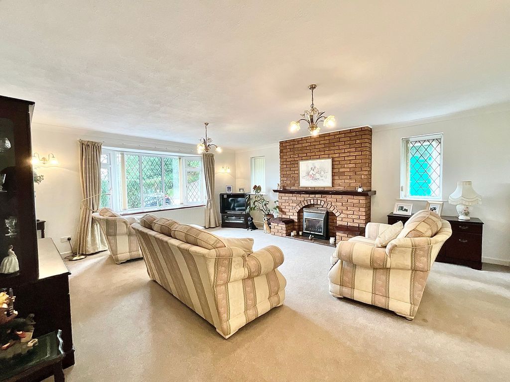 4 bed detached bungalow for salePark Drive, Cheadle ST10 photo 3