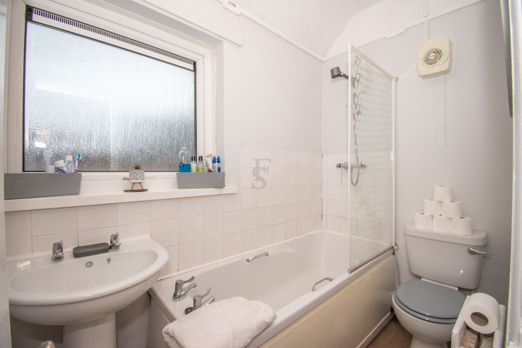 Additional image 12 of 3 bed semi-detached house for saleOverpark Avenue, Leicester LE3