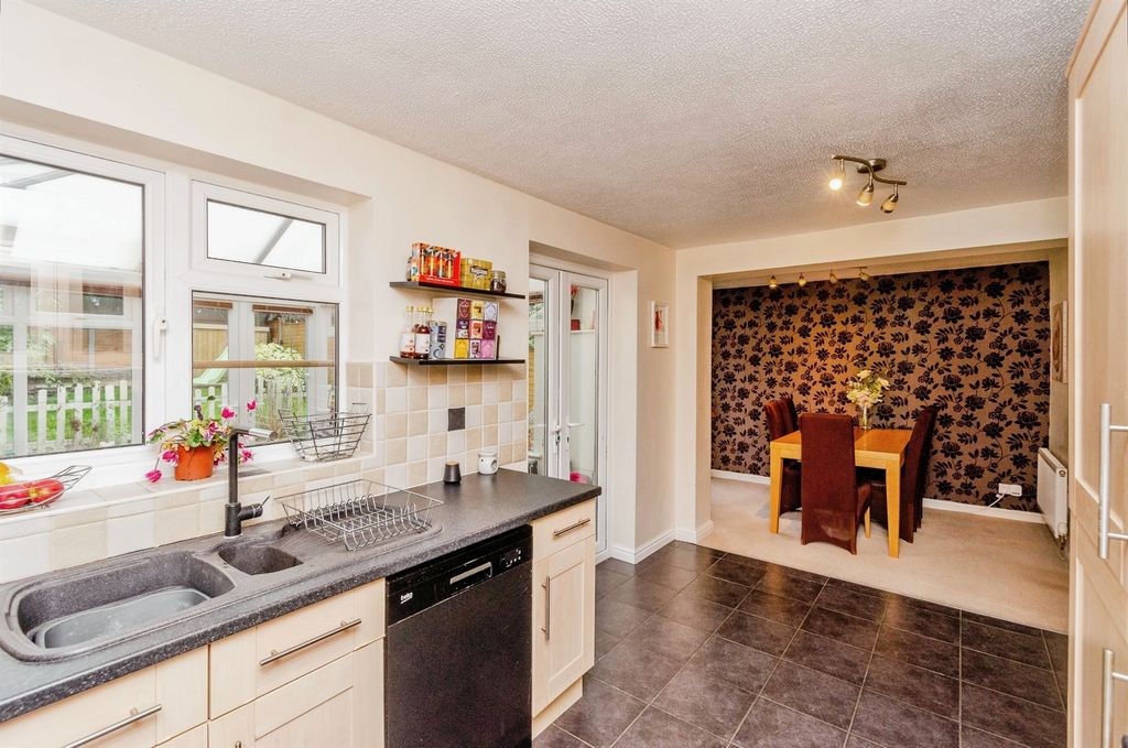 2 bed detached house for saleLangtree Close, Cannock WS12 photo 4