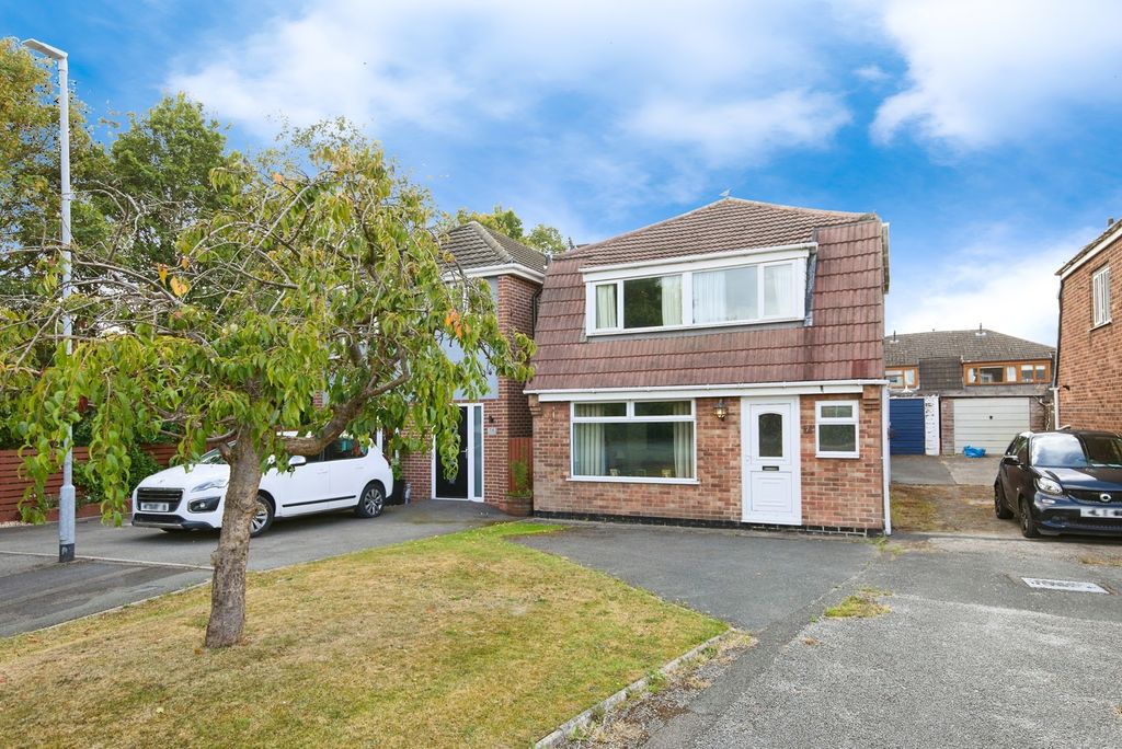 3 bed detached house for saleLovatt Close, Stretton, Burton-On-Trent, Staffordshire DE13
