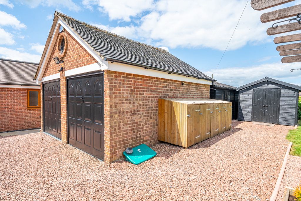 Additional image 29 of 4 bed detached house for saleChapel Lane, Hanbury, Staffordshire DE13