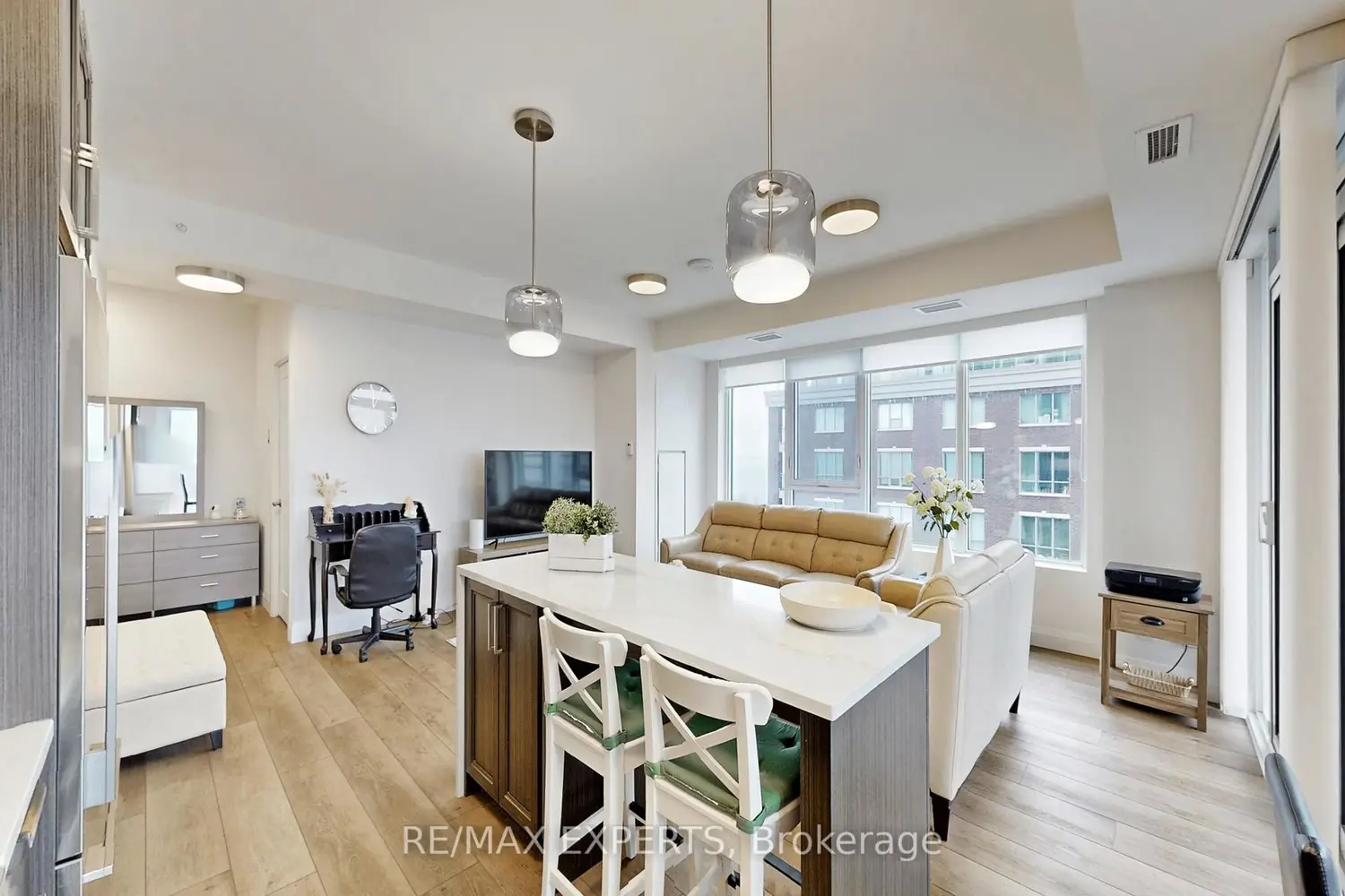 Additional image 5 of 500 Brock Avenue 1007
