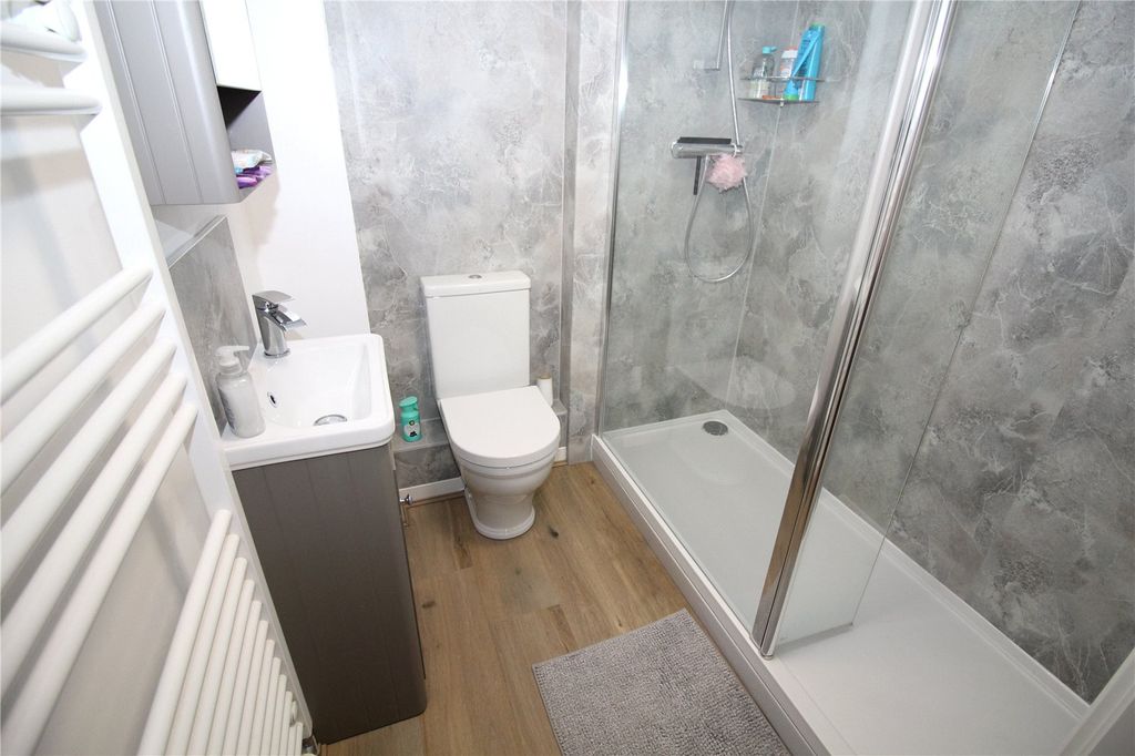 Additional image 8 of 2 bed flat for saleCloatley Crescent, Royal Wootton Bassett, Swindon, Wiltshire SN4