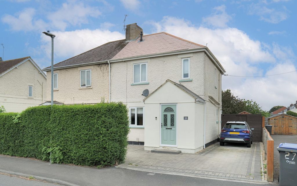 3 bed semi-detached house for saleCoronation Road, Melksham SN12