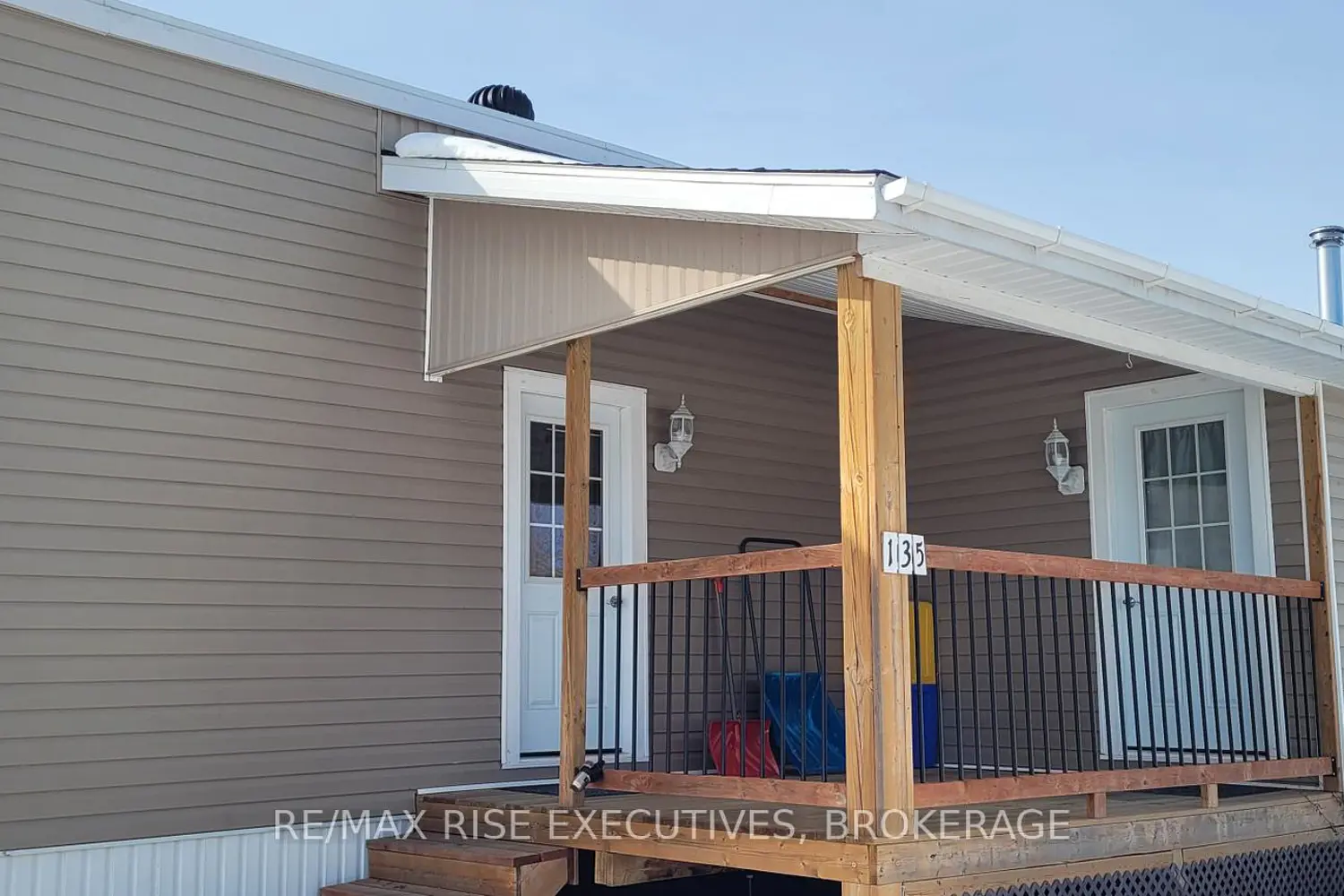 135 Birch Lane photo 2