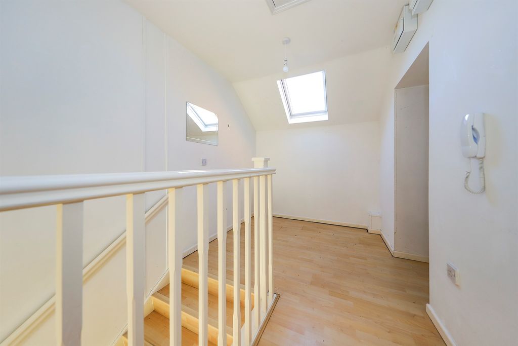 Additional image 9 of 2 bed flat for saleGrayling Walk, Wednesfield, Wolverhampton WV10