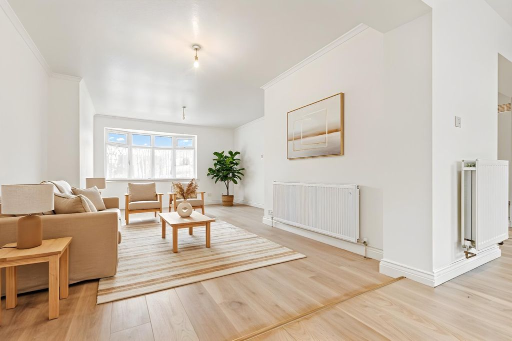 Additional image 3 of 3 bed semi-detached house for salePembroke Avenue, Wigston, Leicestershire LE18
