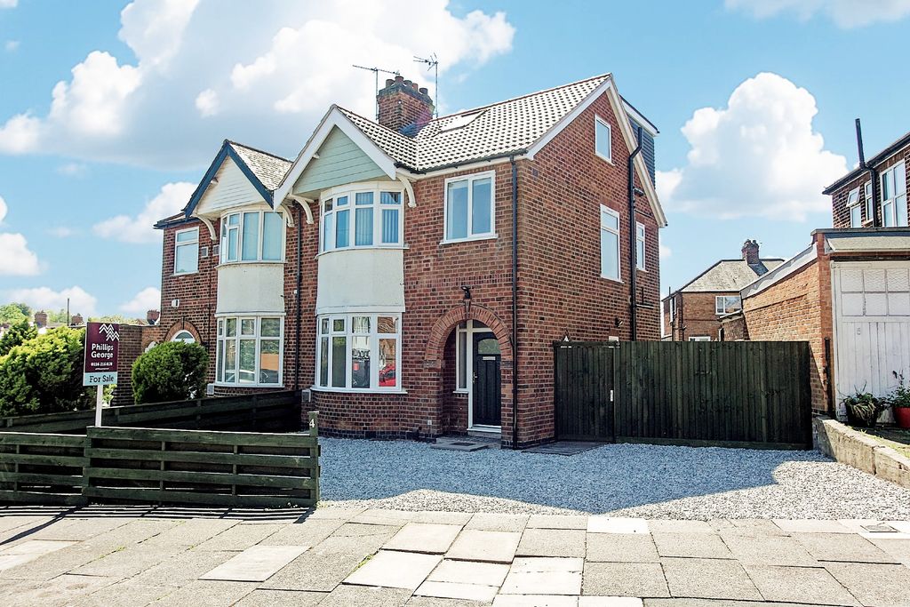 4 bed semi-detached house for saleAshdown Avenue, Western Park LE3