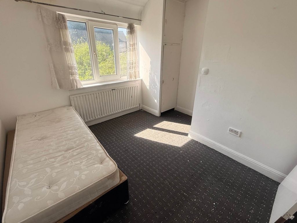 Additional image 7 of 3 bed town house for saleGreenwood Road, Leicester LE5