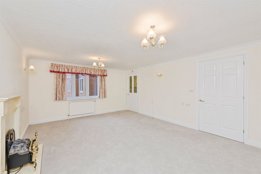 Additional image 6 of 1 bed flat for saleFour Oaks Road, Sutton Coldfield B74