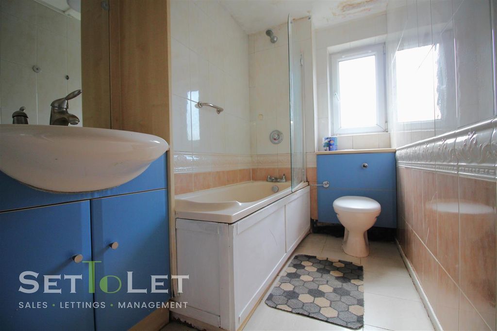 Additional image 5 of 2 bed flat for saleLyndhurst Court, London Road, Stoneygate, Leicester LE2