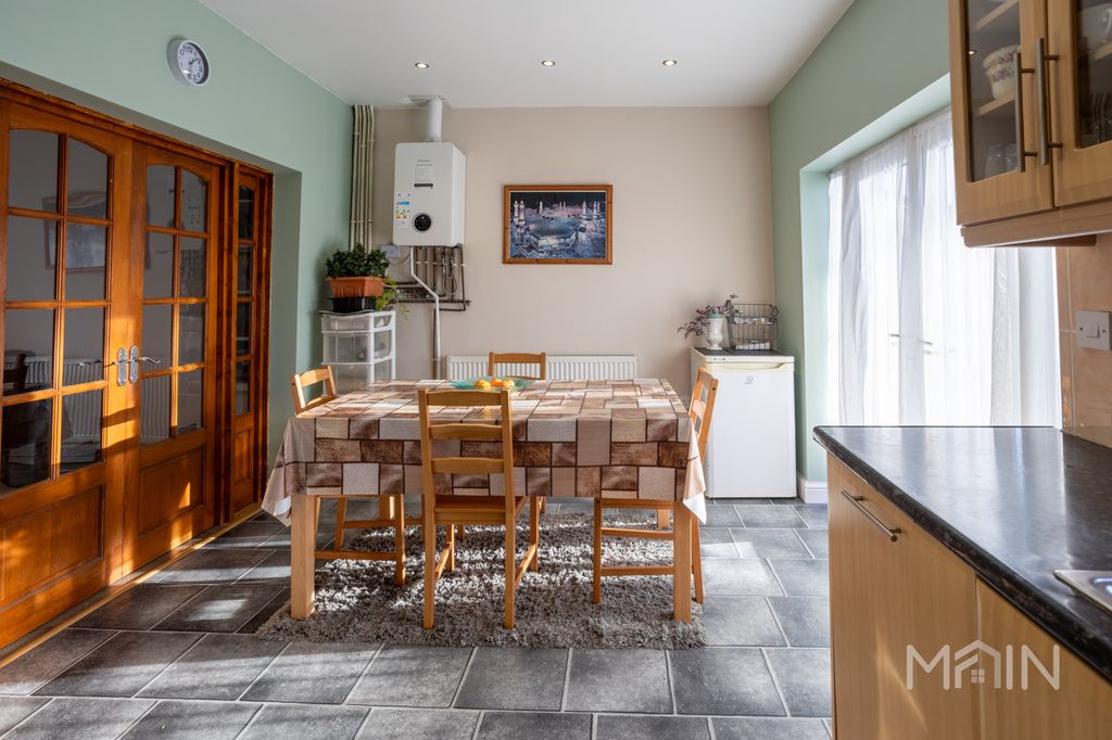 Additional image 8 of 4 bed semi-detached house for saleThe Circle, Leicester, Leicestershire LE5