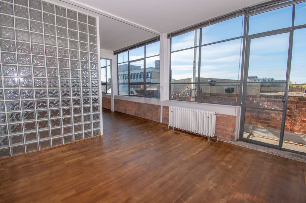 2 bed flat for saleThe Foister Building, Charles Street, Leicester City Centre LE1 photo 4