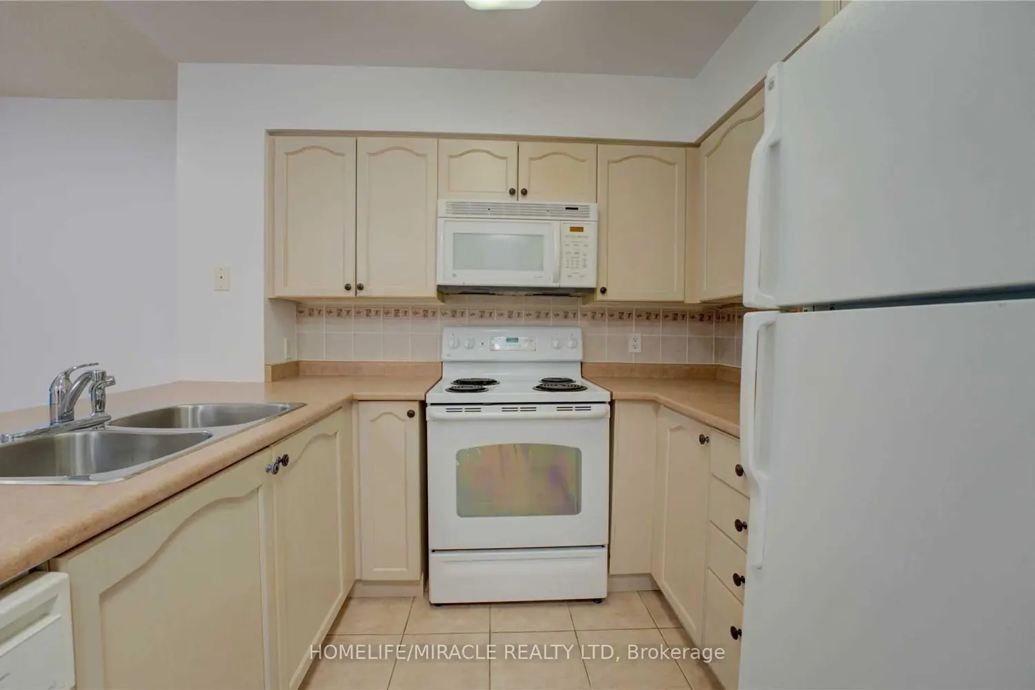 Additional image 7 of 30 Grand Trunk Crescent 1509