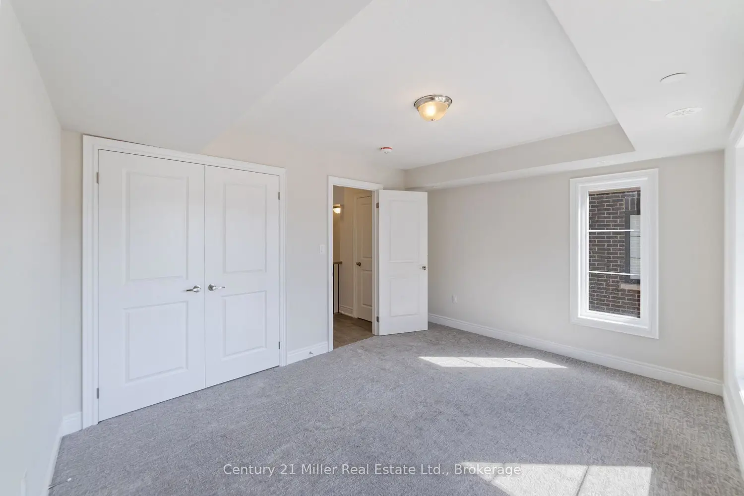 Additional image 10 of 2140 Trafalgar Road 43