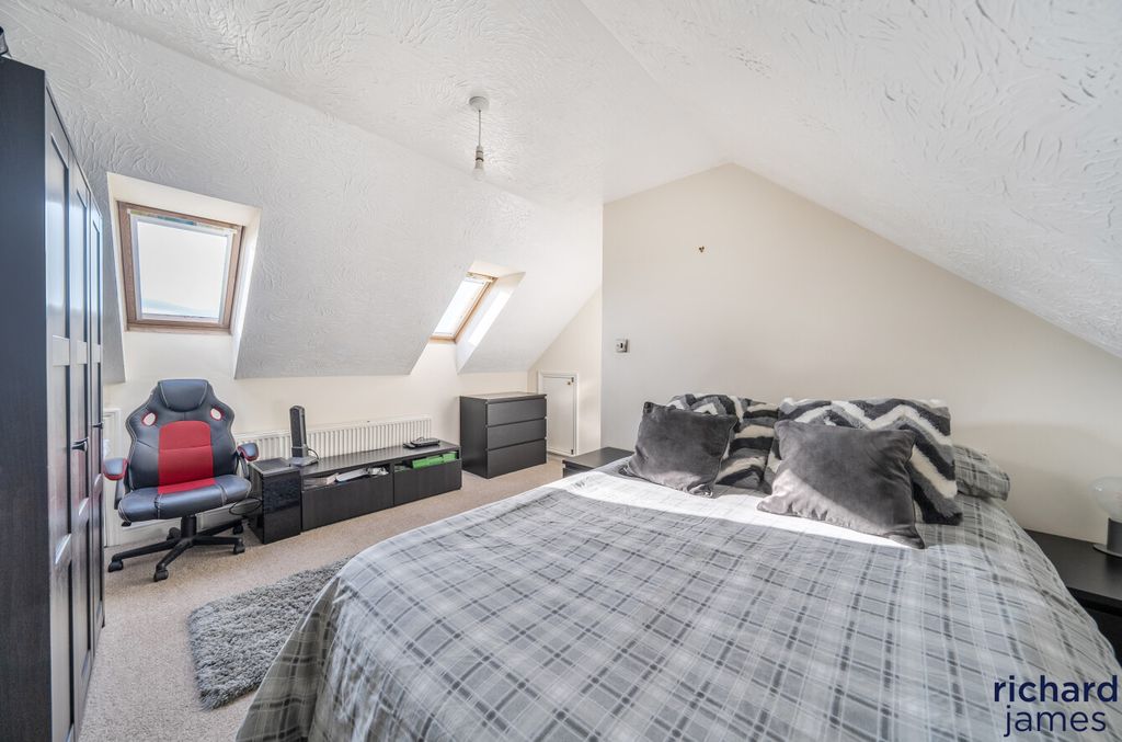 Additional image 7 of 4 bed detached house for saleSkew Bridge Close, Royal Wootton Bassett SN4