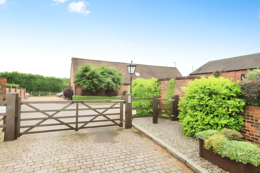 Additional image 28 of 3 bed barn conversion for saleManor Farm Barns, Essington, Wolverhampton WV11