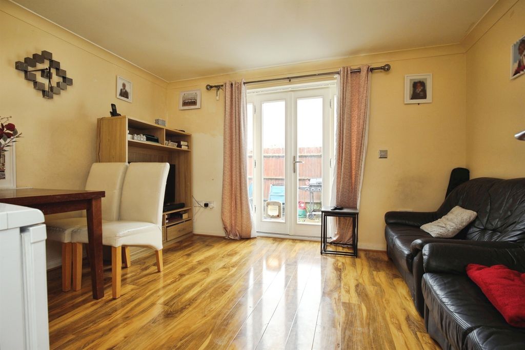 Additional image 4 of 3 bed semi-detached house for saleRoses Lane, Salisbury SP4