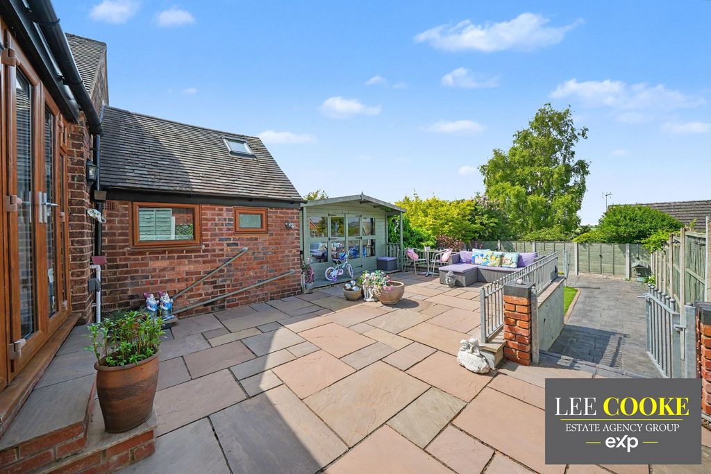Additional image 7 of 4 bed semi-detached house for saleHatherton Street, Cheslyn Hay, Walsall WS6