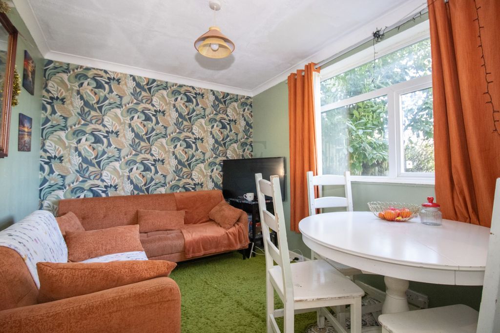 Additional image 2 of 3 bed semi-detached house for saleKemp Road, Leicester LE3